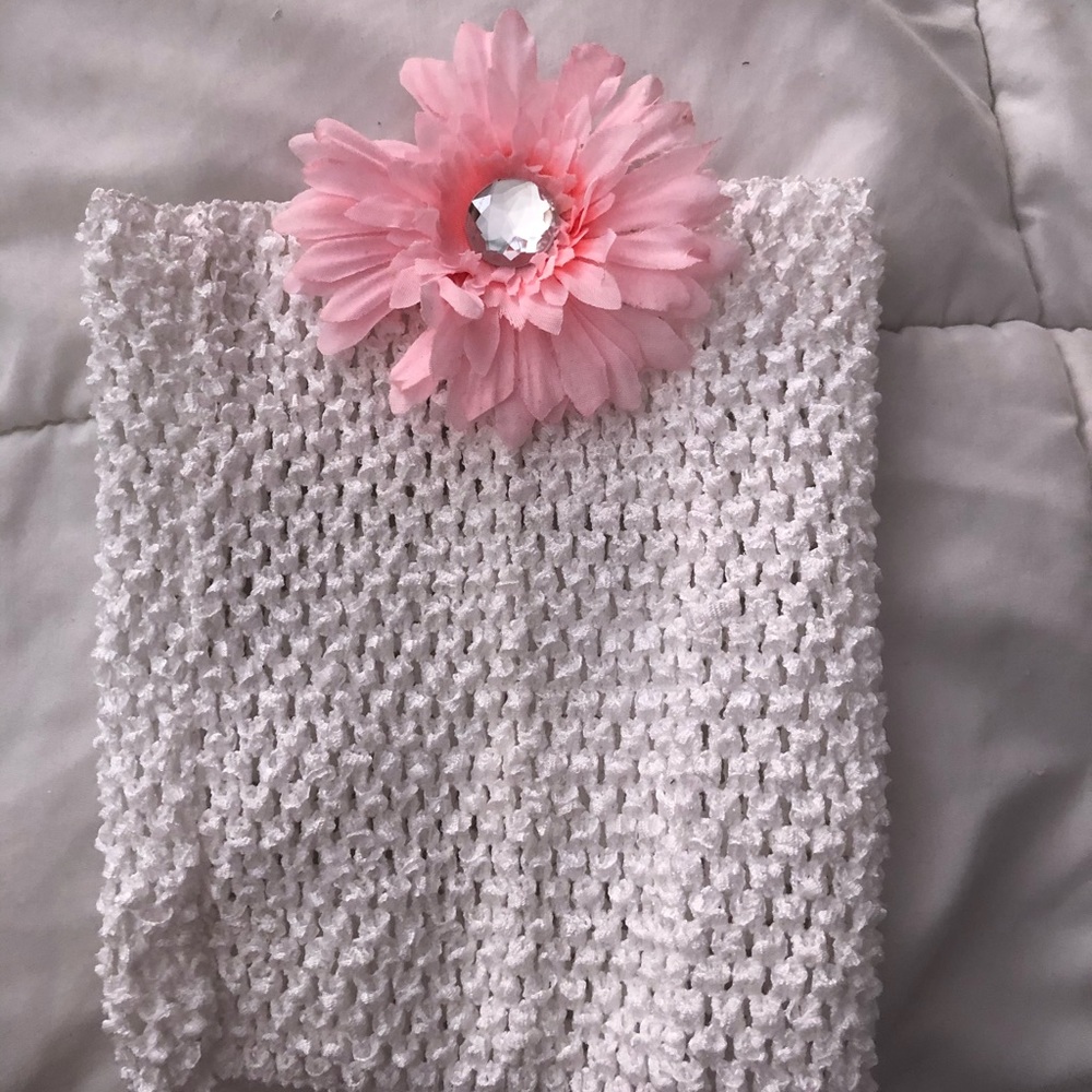 Kids top with Removable pink flower